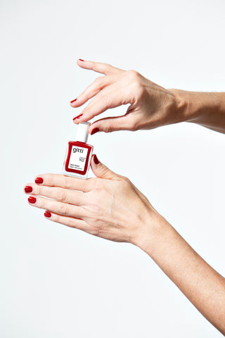 Nail Varnish 102 Classic Red 15ml