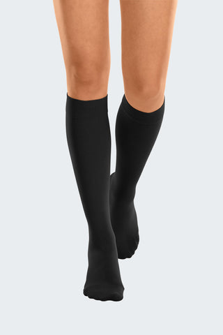 Cotton CC1 Below Knee Petite Closed Toe Black Size IV