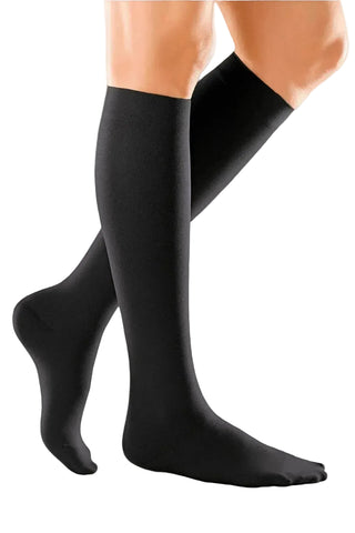 Duomed CC1 Below Knee Petite Closed Toe Black Size III